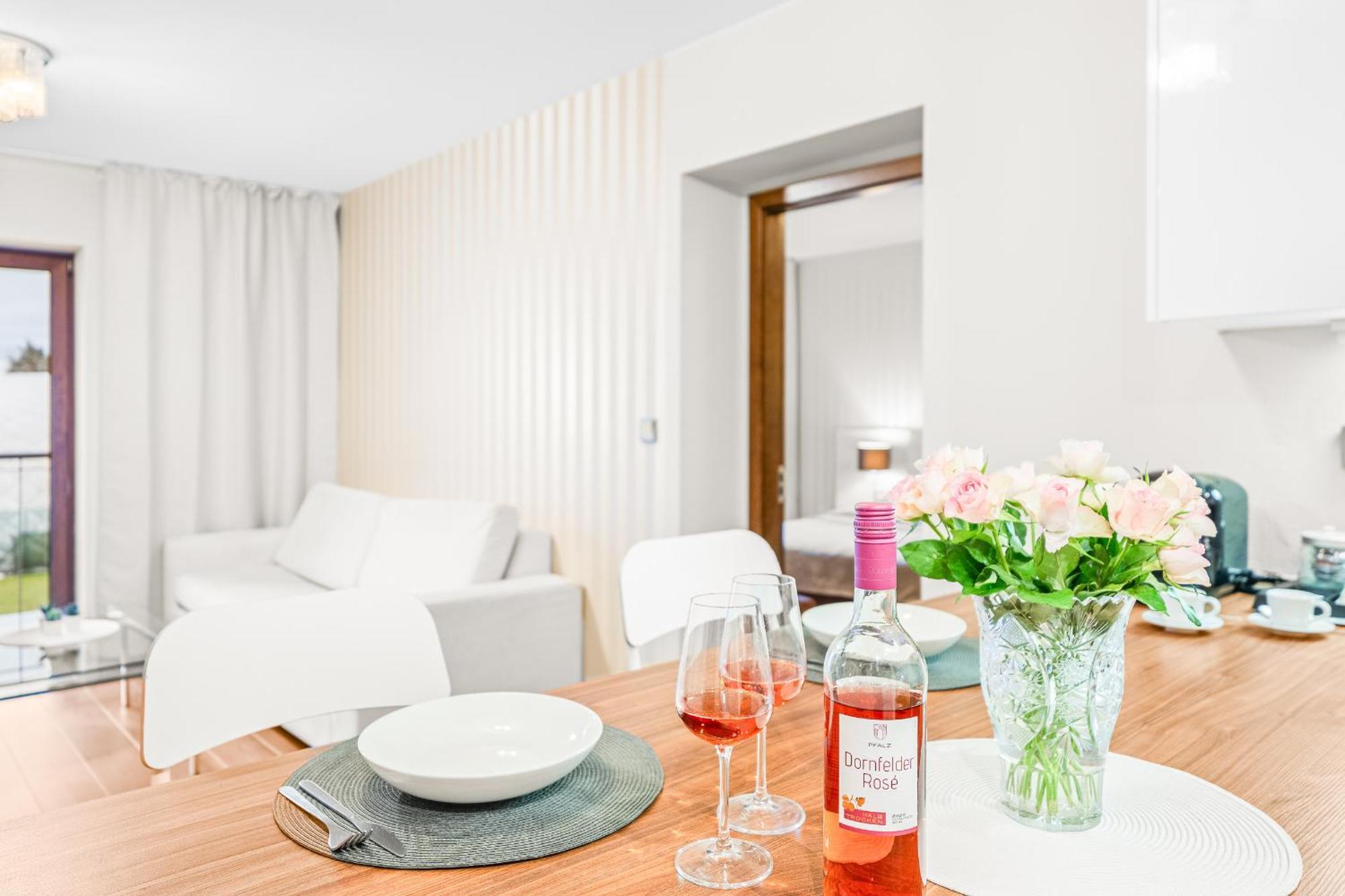 Prostorny Dvoupokojovy 52m2 Apartment *
